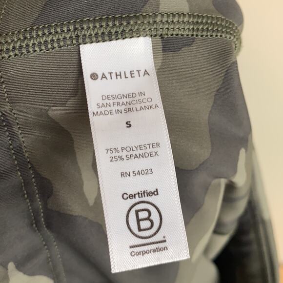 Athleta Ultimate Stash Pocket Camo 7/8 Tight S - Picture 8 of 13